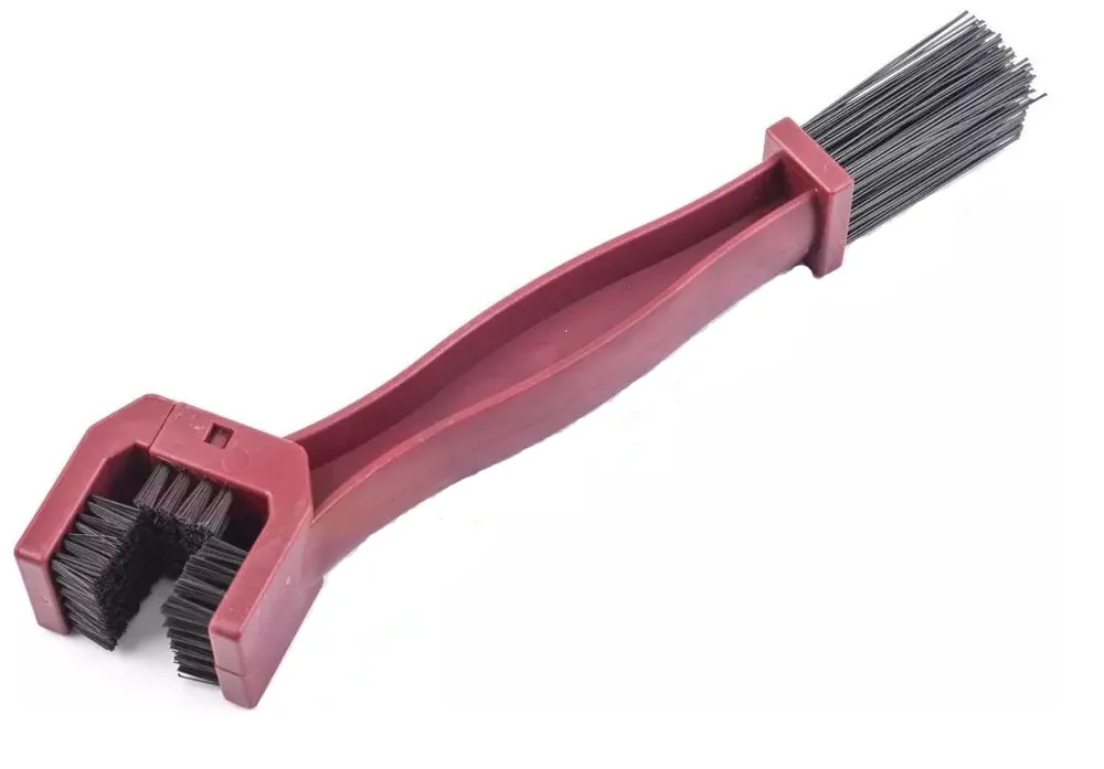 Speciální kartáč na čištění řetězu motocyklu