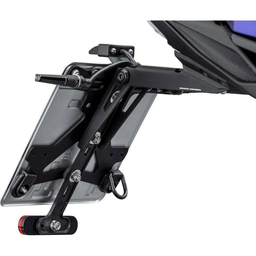 Úchyty pro zajištění zavazadel na motorku