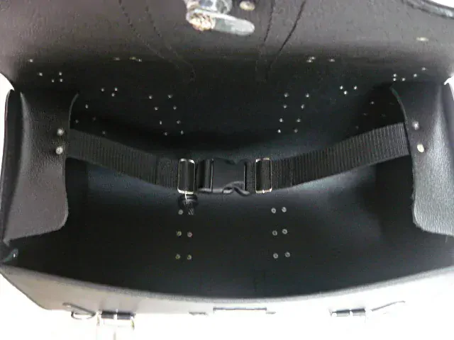 Diablo Moto kožený kufr se zámkem na nosič 