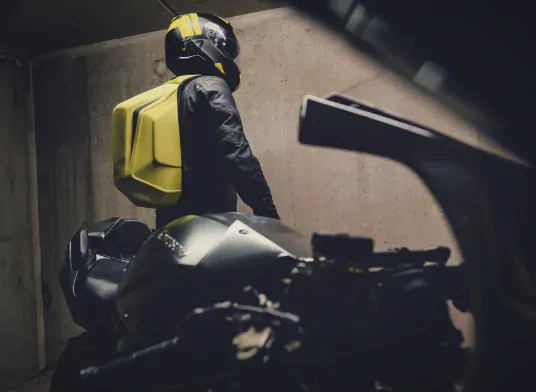 Krovka - batoh na motorku Fluo