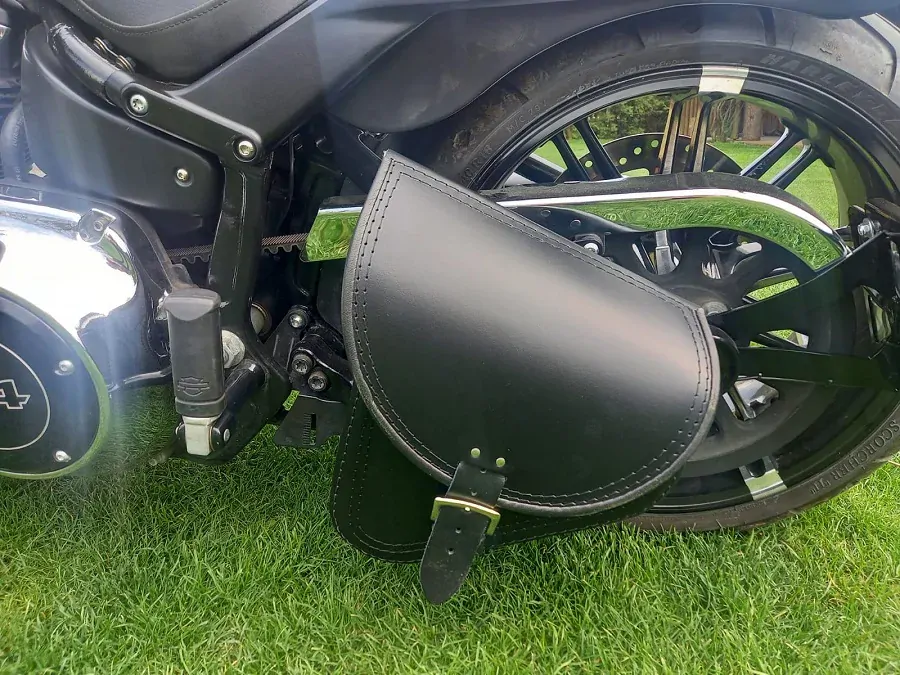 Kožená brašna na moto Harley Davidson