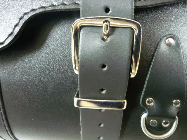 Diablo Moto kožený kufr se zámkem na nosič 