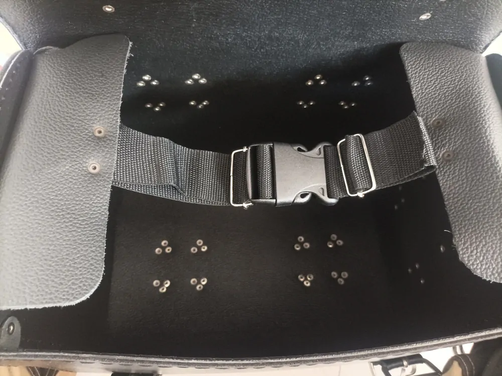 Kožený kufr na motorku malý 22 l 