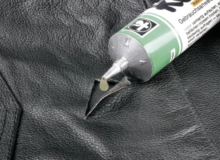 KÖVULFIX – profesionální lepidlo na kůži, gumu a opravy obuvi (30 g / 90 g)