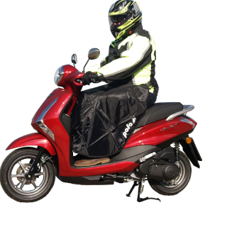 Ochrana nohou proti dešti vodě na skútru